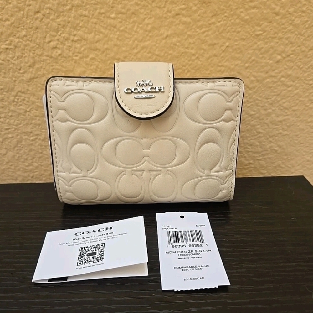 Coach Corner Zip Medium Wallet In Signature Leather - Picture 5 of 13